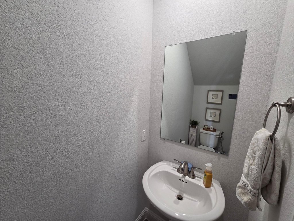 2918 Woodland Ct - image 15