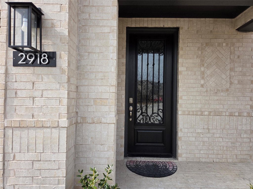 2918 Woodland Ct - image 2