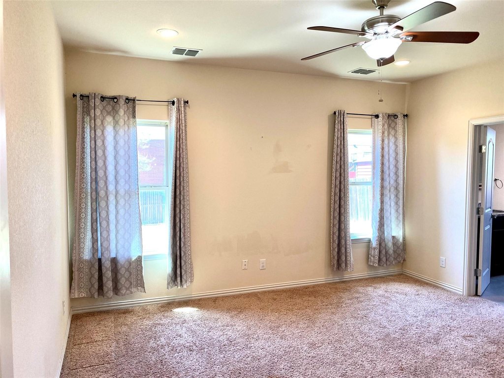 621 Fleming St - image 11