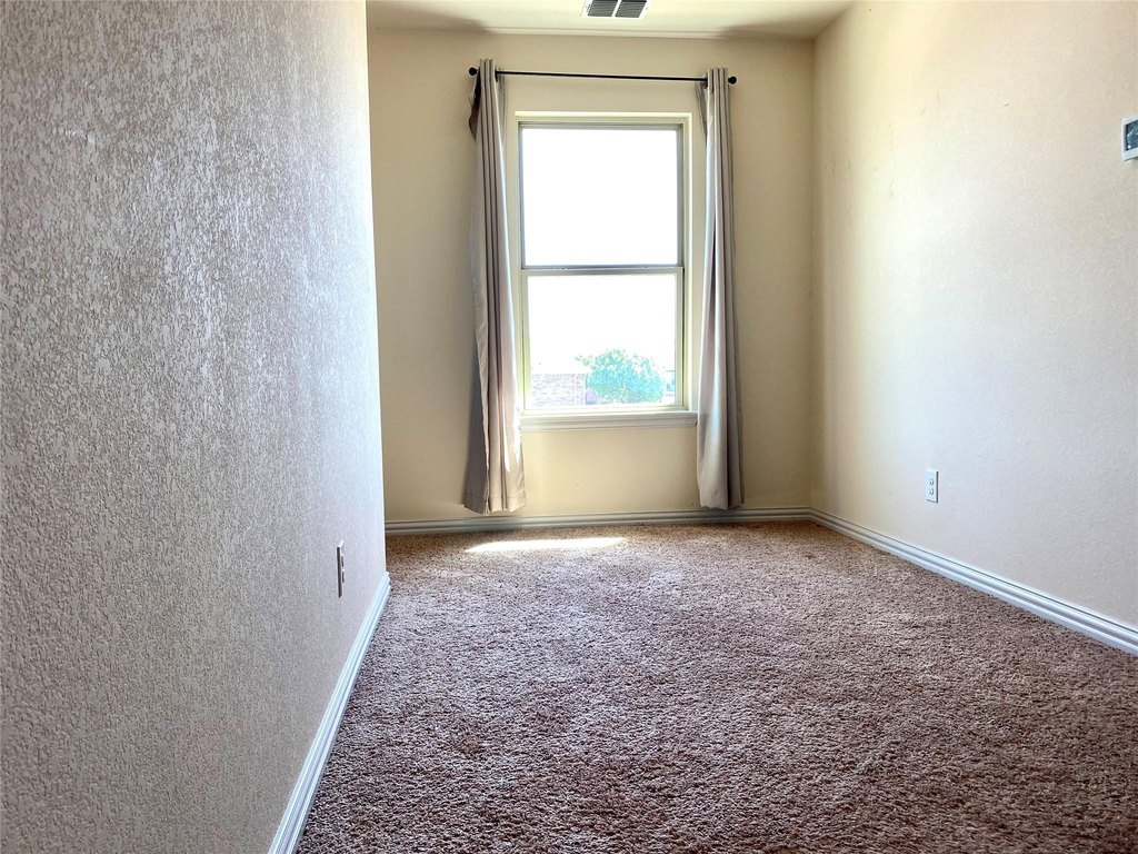 621 Fleming St - image 20