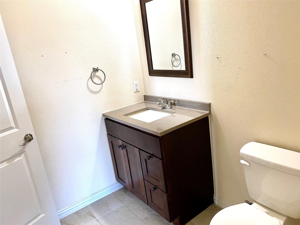 621 Fleming St - image 24