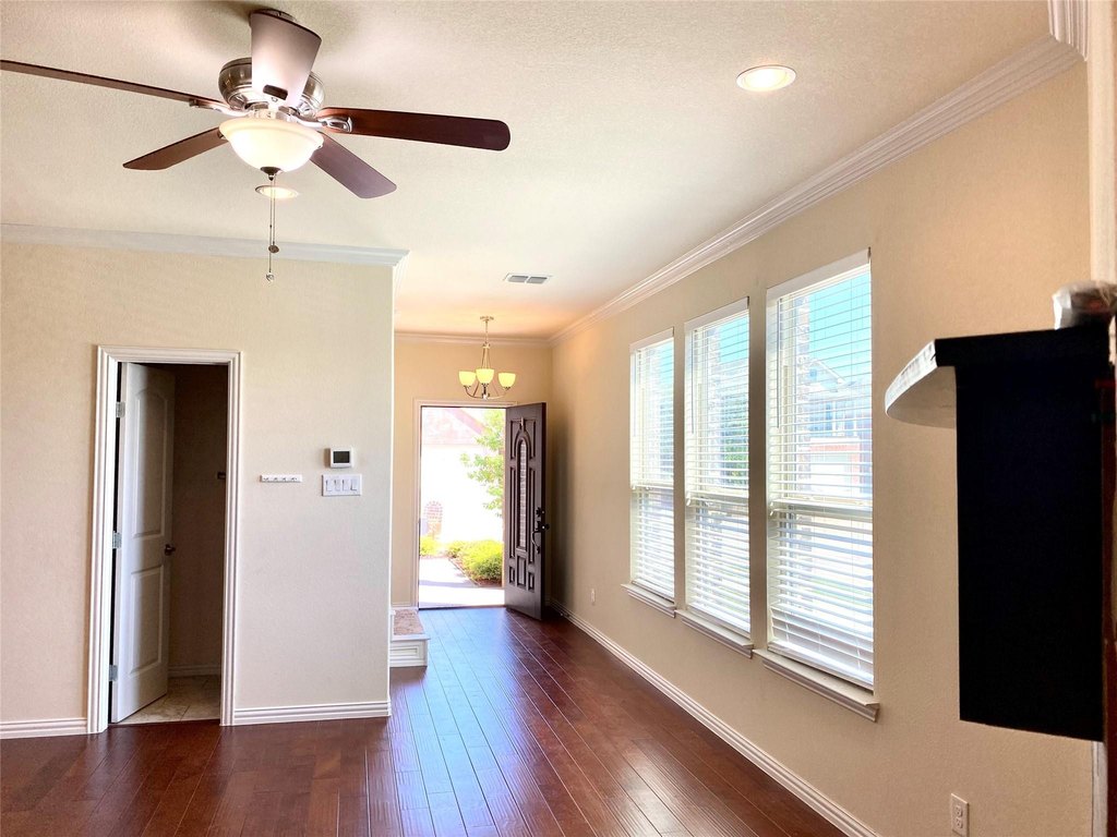 621 Fleming St - image 4