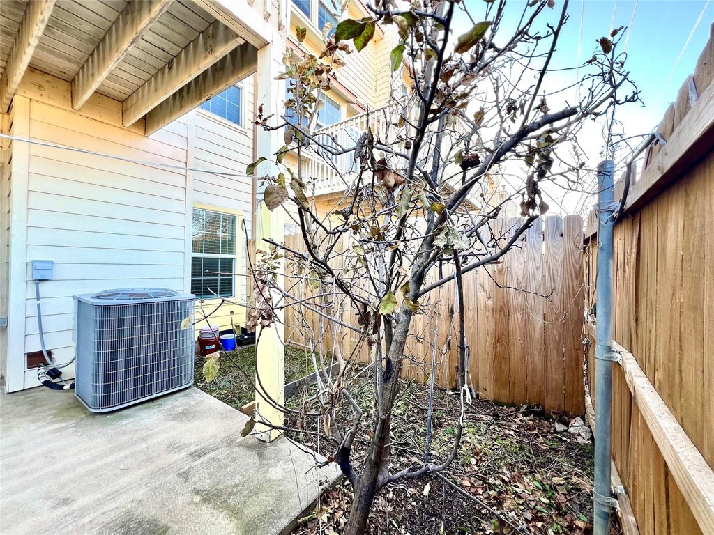 12607 Bay Ave - image 24